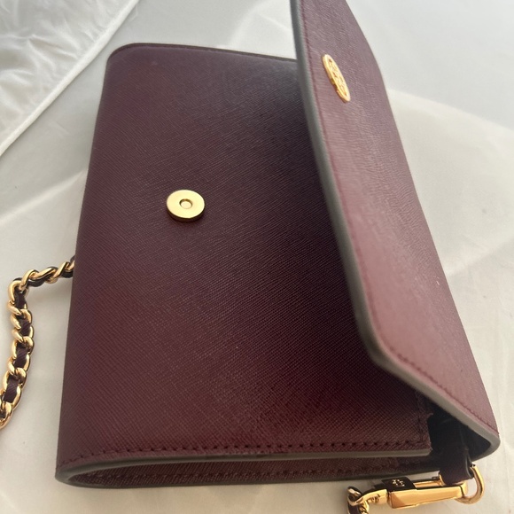 TORY BURCH Emerson Chain Crossbody Wallet Wine Color NWT (Includes Dust Bag) - Picture 6 of 15